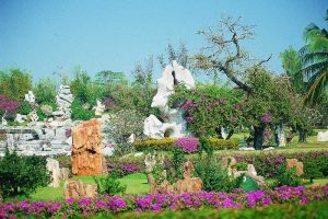 Сад миллионолетних камней в Паттайе
